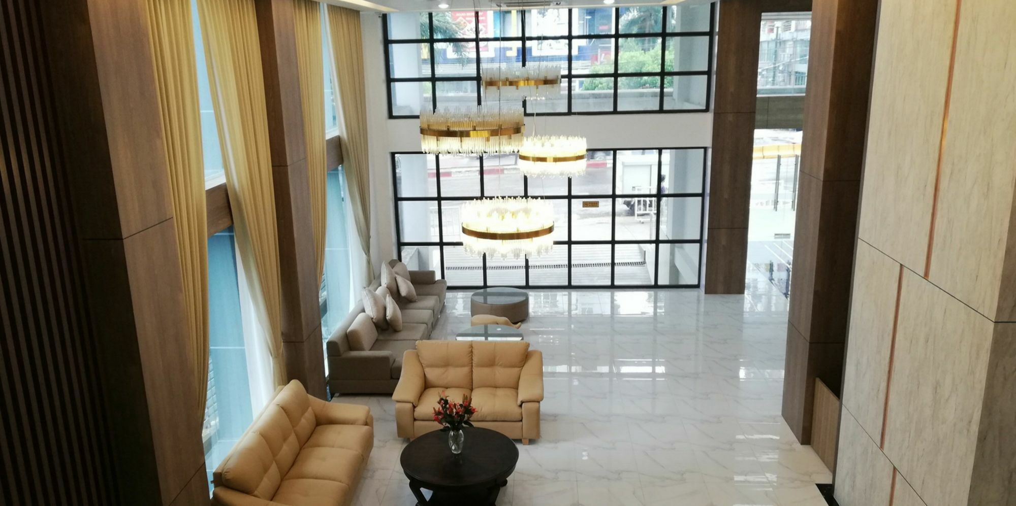 8 Mile Hotel Rangum Exterior foto