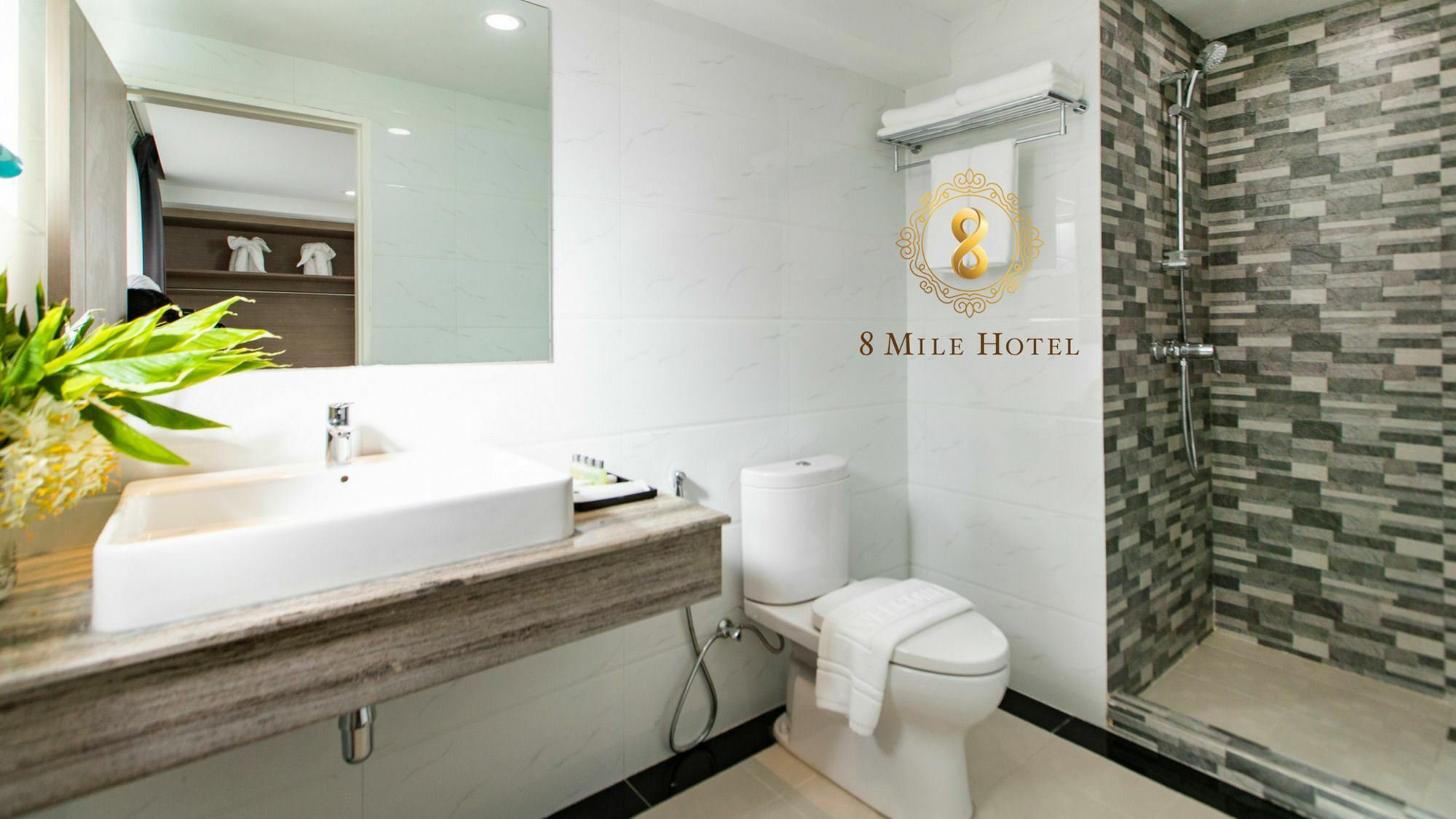 8 Mile Hotel Rangum Exterior foto